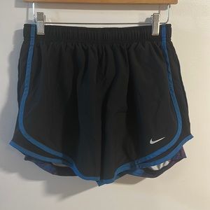 Women’s size L Nike running short with built in bike short